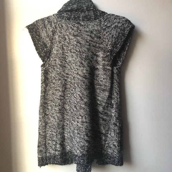 Derek Heart Cardigan Vest w/ attached scarf Sz Med - Picture 4 of 9